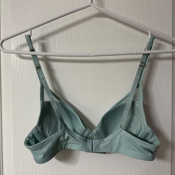 24/7® Classic Uplift Plunge Bra - Picture 3 of 3